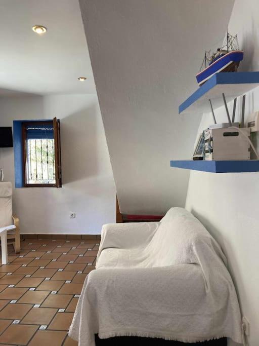 דירות ל'אמטיה דה מר Casita De Pescadores Con Vista Al Puerto מראה חיצוני תמונה