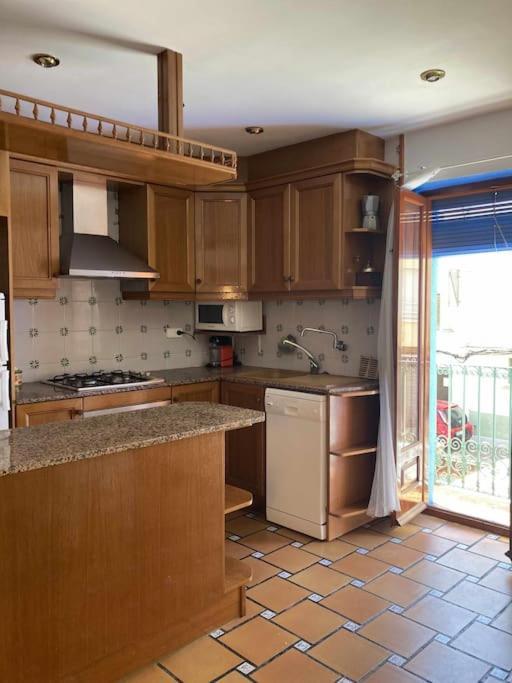 דירות ל'אמטיה דה מר Casita De Pescadores Con Vista Al Puerto מראה חיצוני תמונה